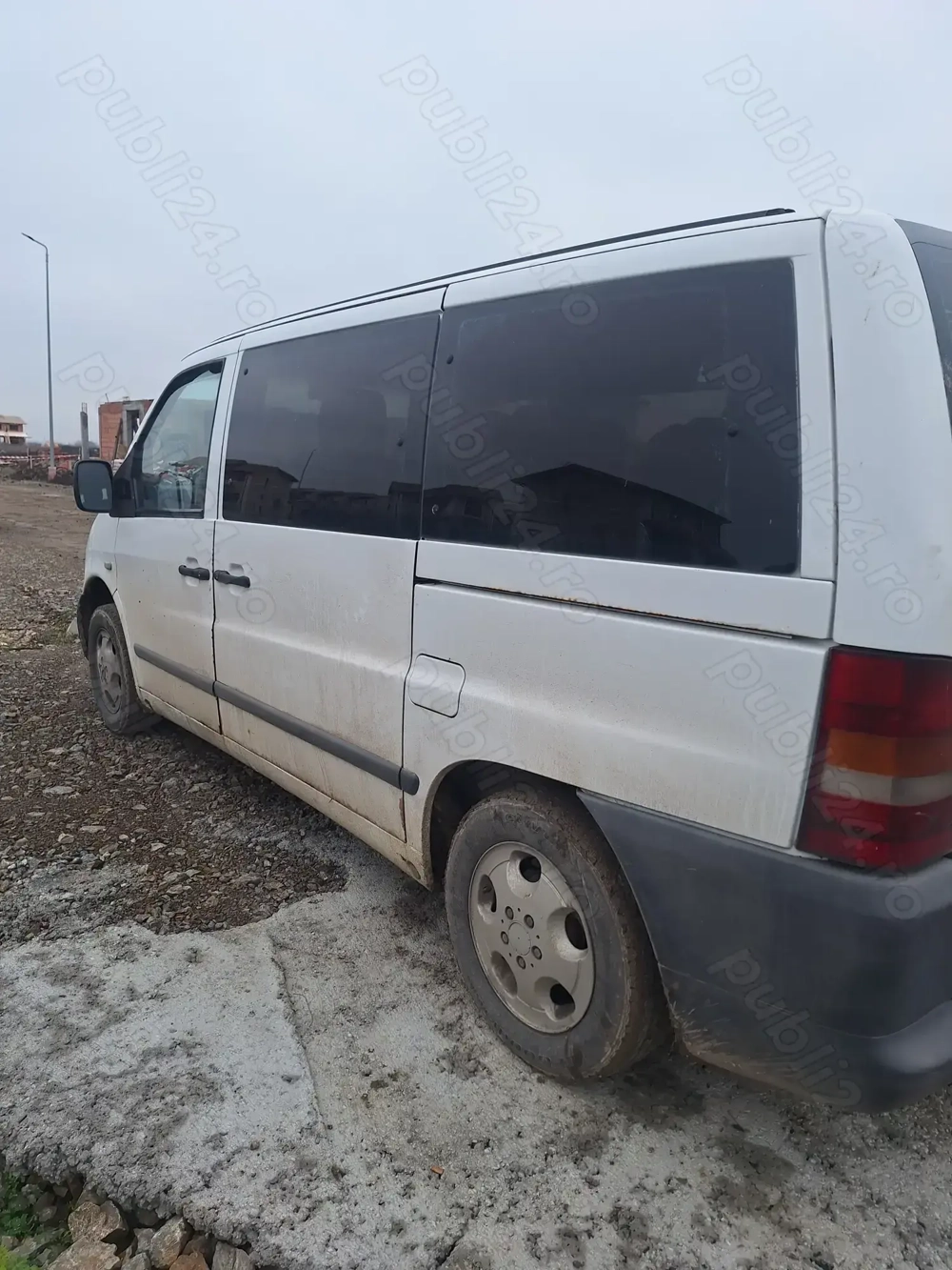 Mercede Vito 8 plus 1 locuri,an 2004