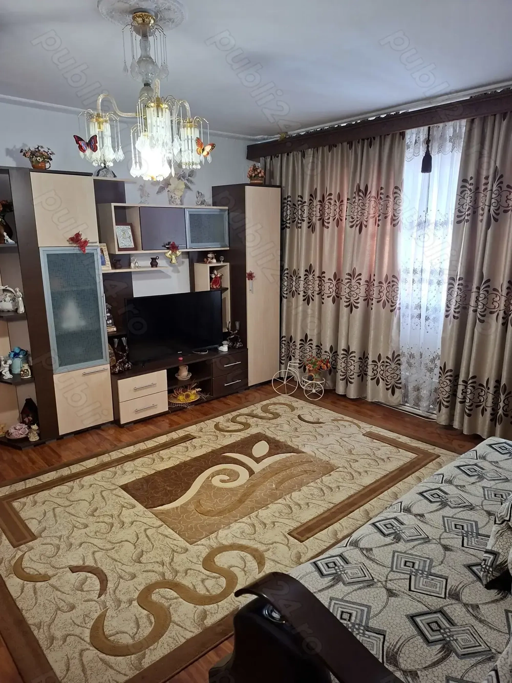 vand apartament 2 camere cofort 1 zona centrala