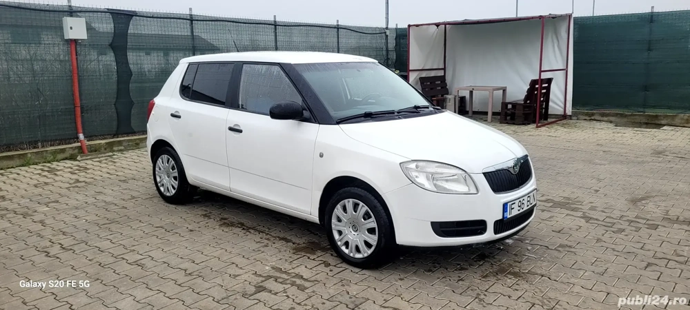       Skoda fabia 1.2 benzina       