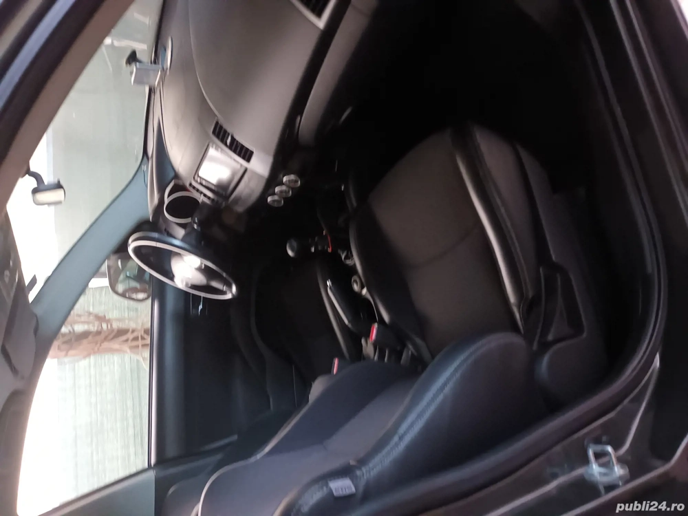 Vând Peugeot 4007 SUV 4 4