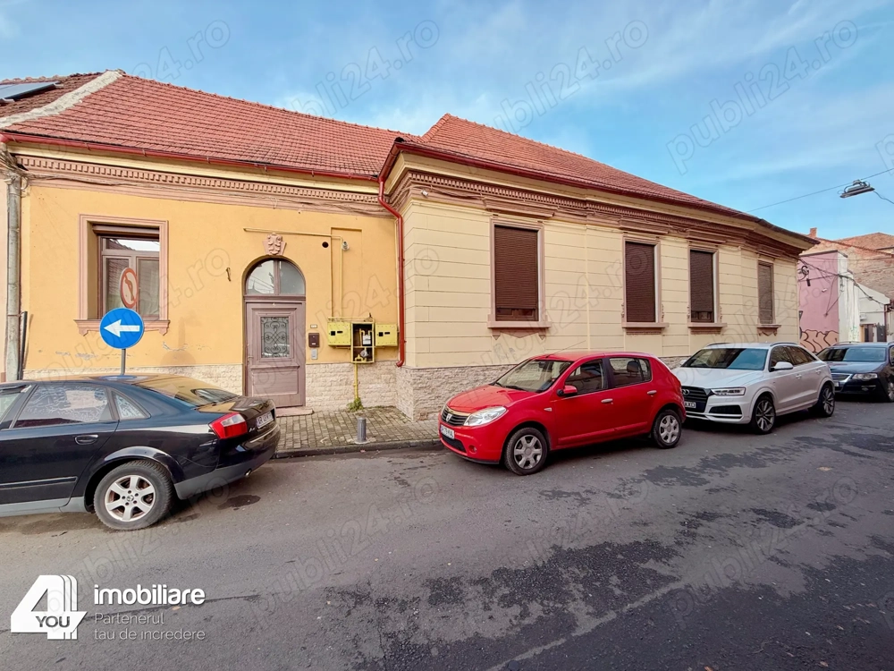 Casă S+P+M zonă Ultracentrală la curte cu 2 vecini, recent renovată