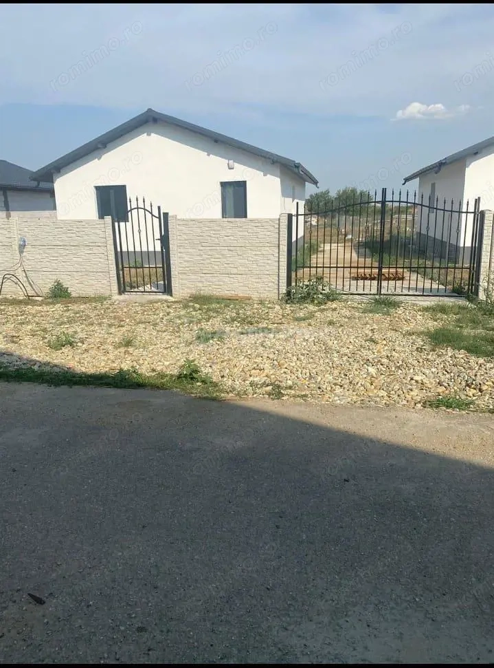 Case individuale pe parter-Mihailesti-Giurgiu-Teren  400 mp-STB