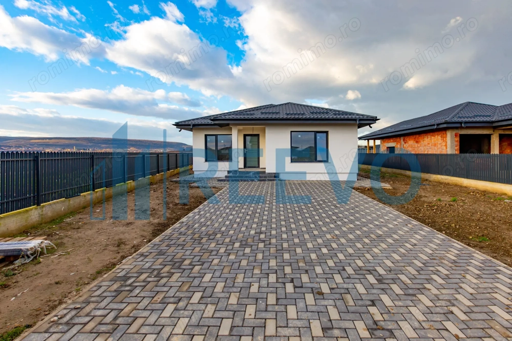 Casă/Vilă nouă de vânzare în Lilieci, Bacău