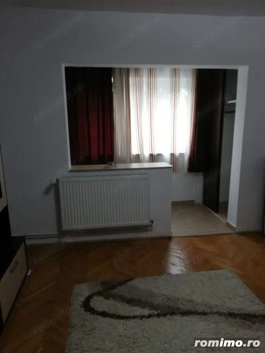  Garsoniera de inchiriat langa Sala Palatului