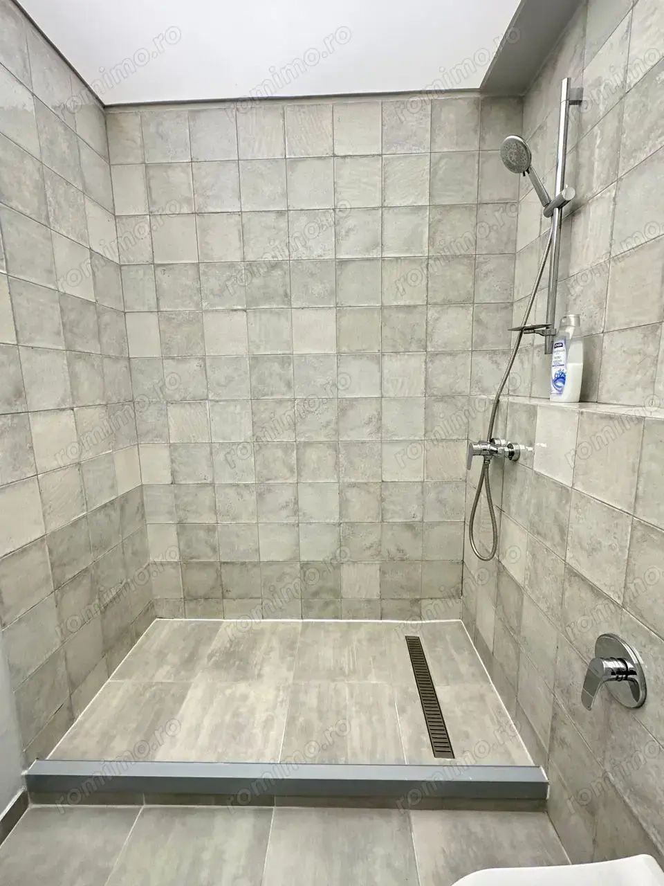 Garsoniera titan zona piata Mimis