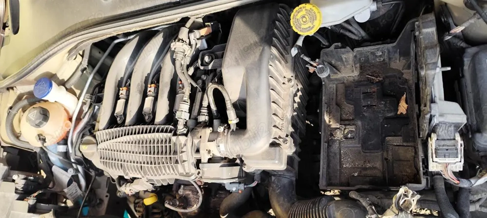 Dezmembrez / dezmembrari piese auto Peugeot 301 an 2014 motor 1.2HTP HMY HM02 121.652km cutie manual