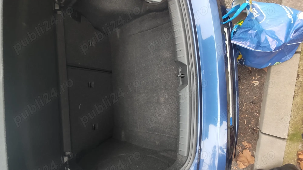 Vând auto BMW ,motor  1598 benzină , an fabricație 2012, 