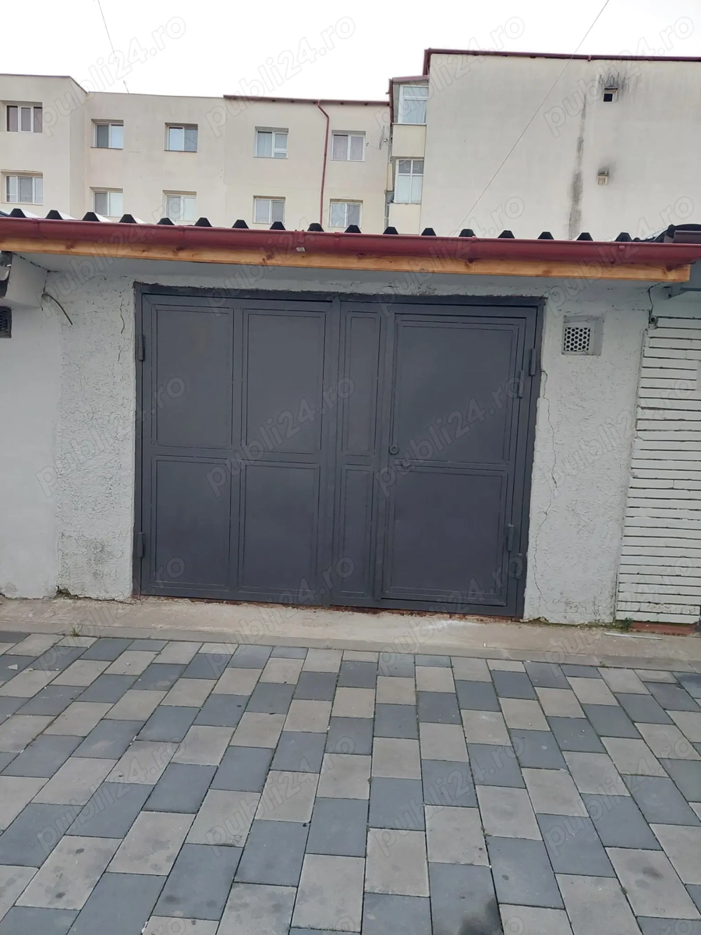 Vânzare garaj Moinești bacau