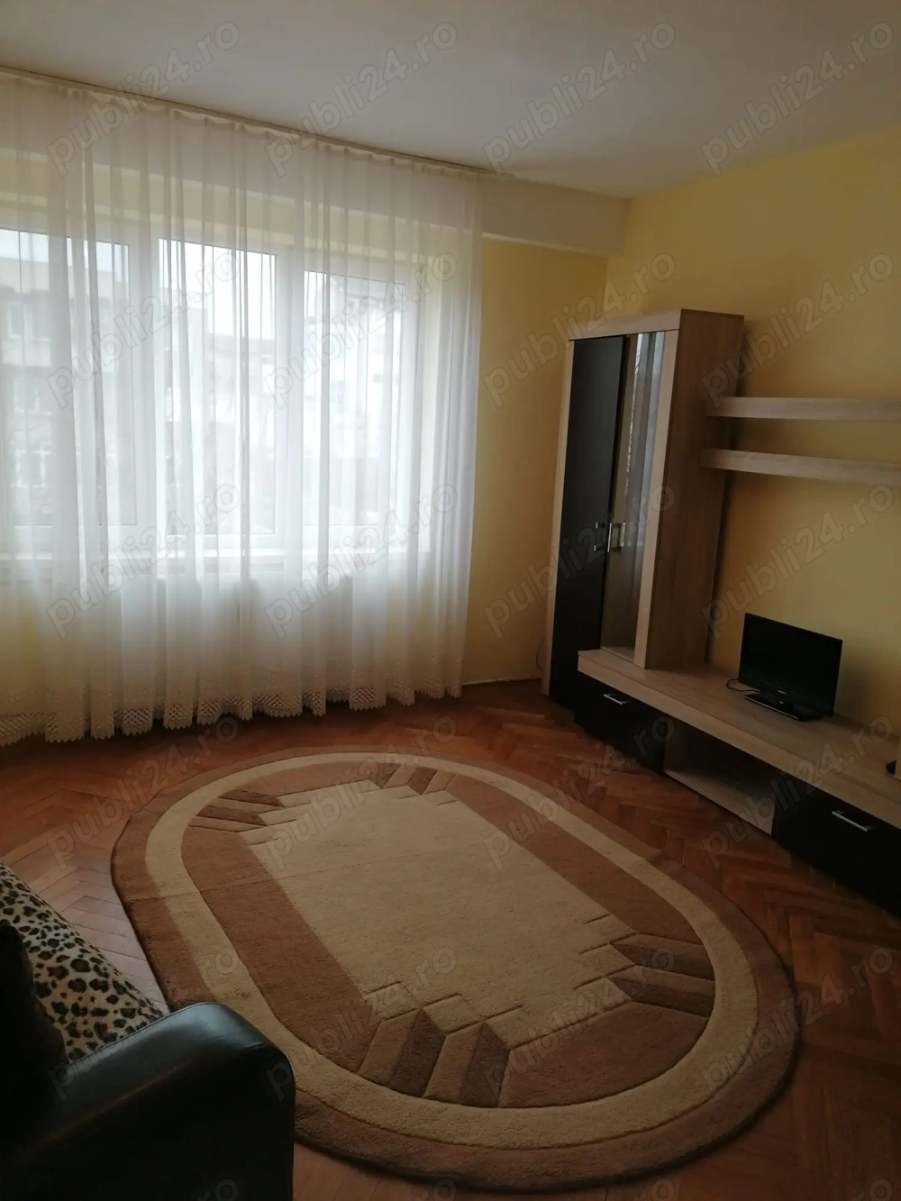 Dau în chirie apartament cu 3 camere str. Dimitrie Cantemir