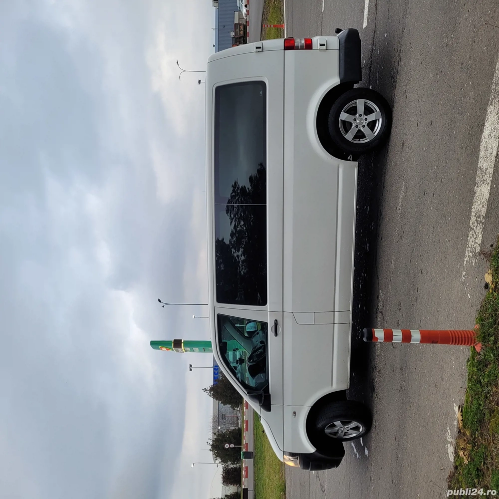 Vand Volkswagen transporter t5 8+1  varianta lunga