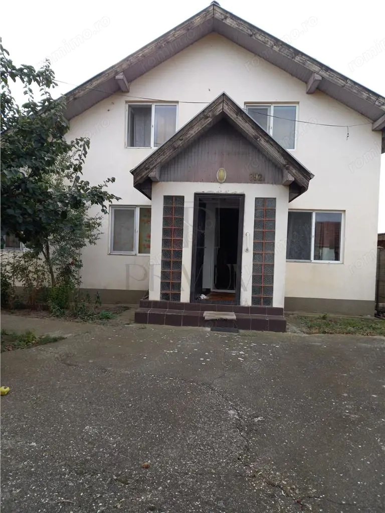 Sanmihaiul Roman- teren generos- magazie depozitoare- pomi fructiferi