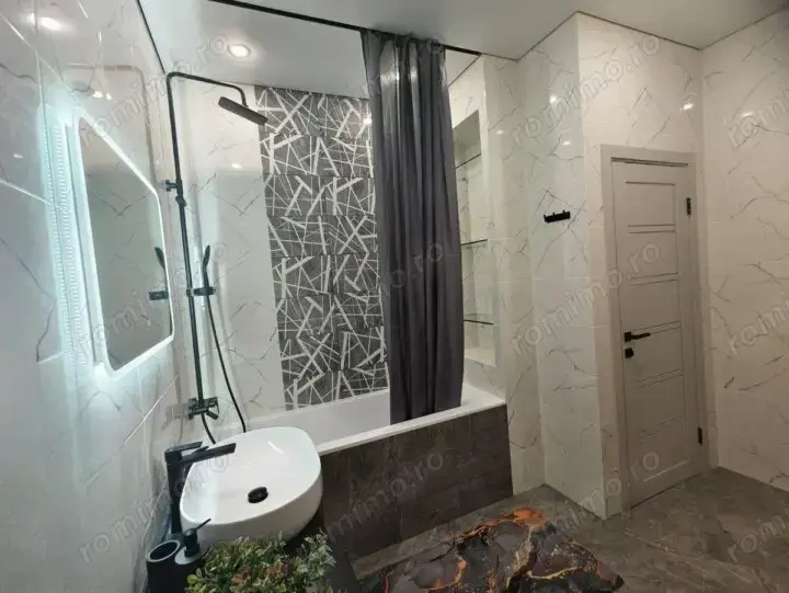 Garsoniera in zona Universitate