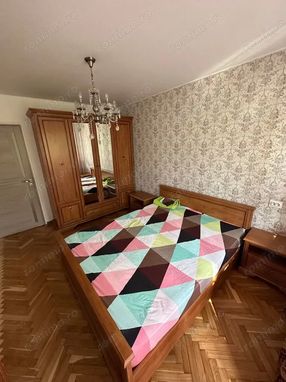 Ofer spre inchiriere apartament cu 2 camere in zona Lujerului