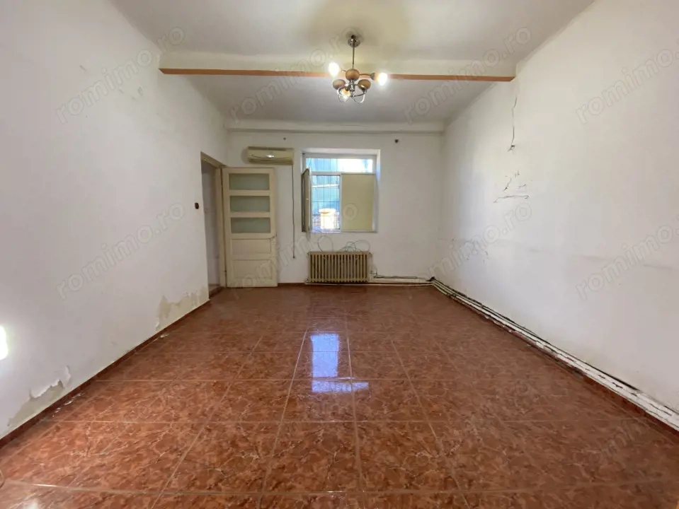 Apartament cu 4 camere - Piata Ovidiu - 120 mp 