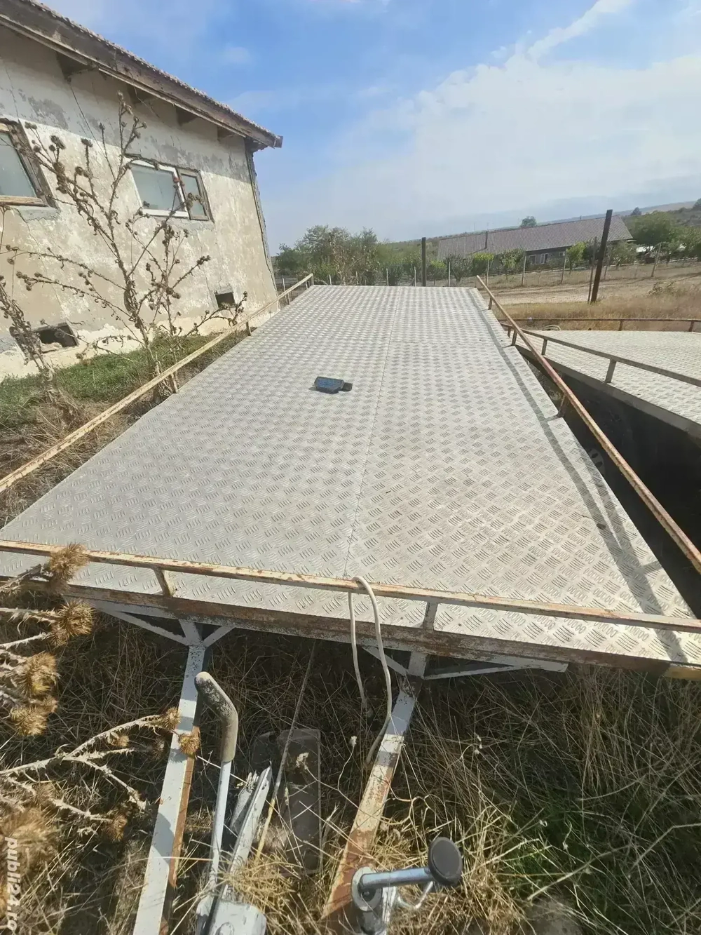 vând remorcă apicola, platformă 