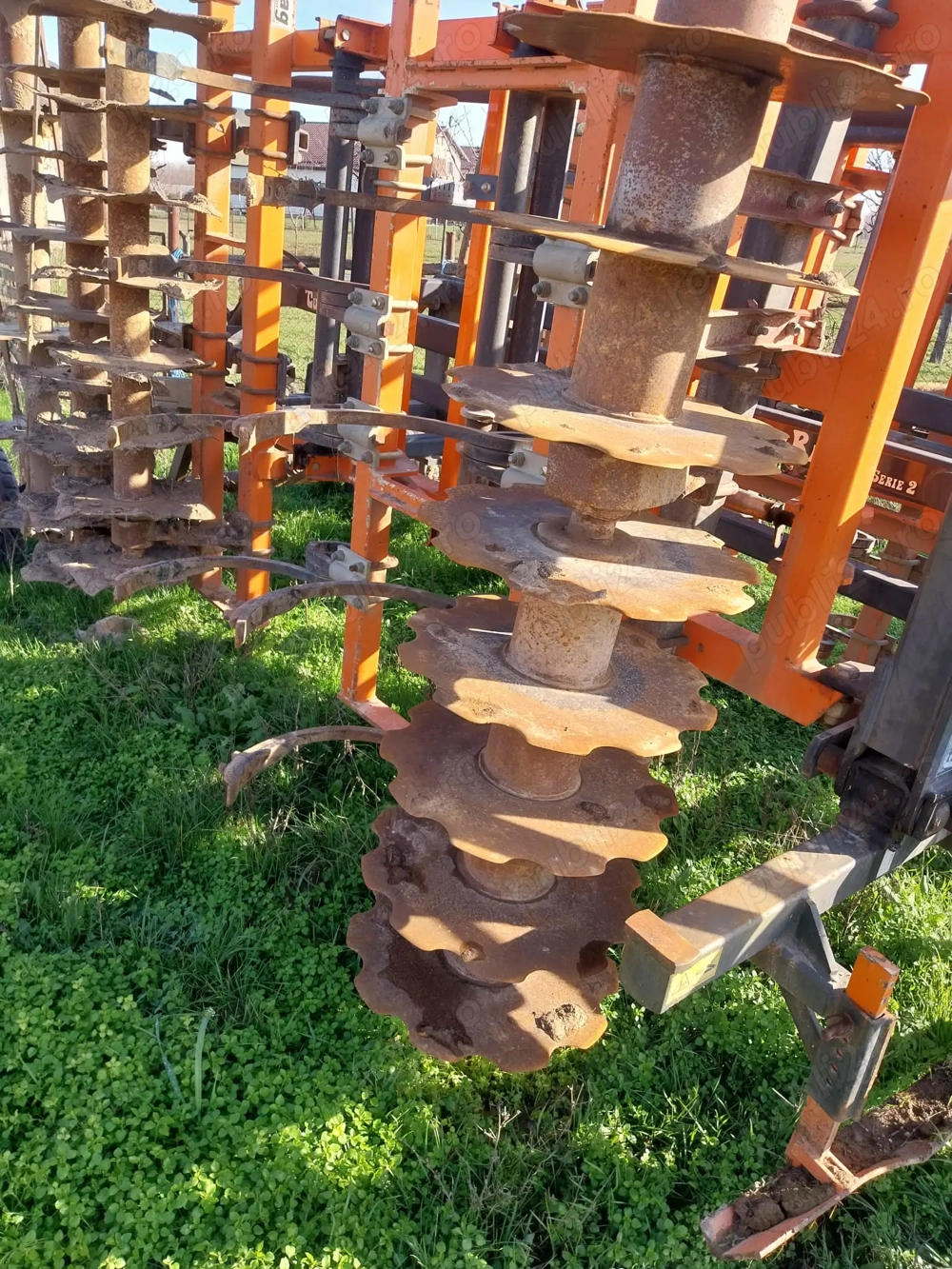 Disc,met și cisterna