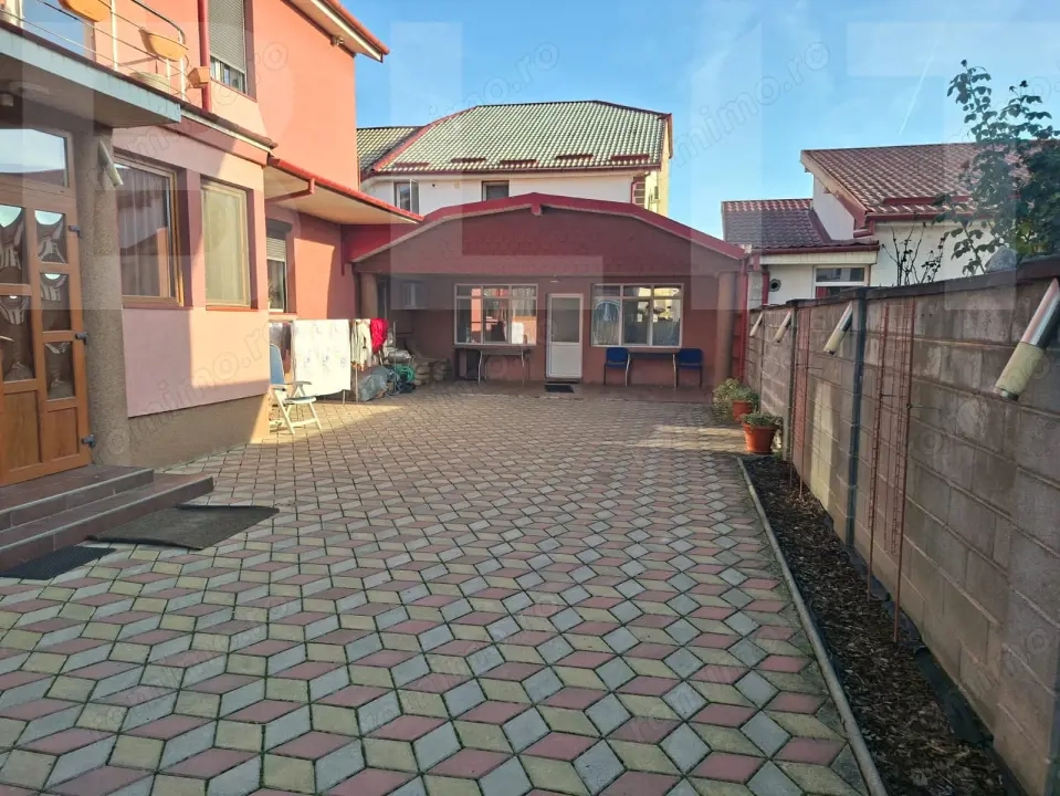 Vilă spațioasă cu 7 camere – confort, eleganță și funcționalitate