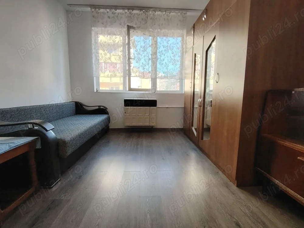 De vanzare garsoniera in Noua etaj intermediar