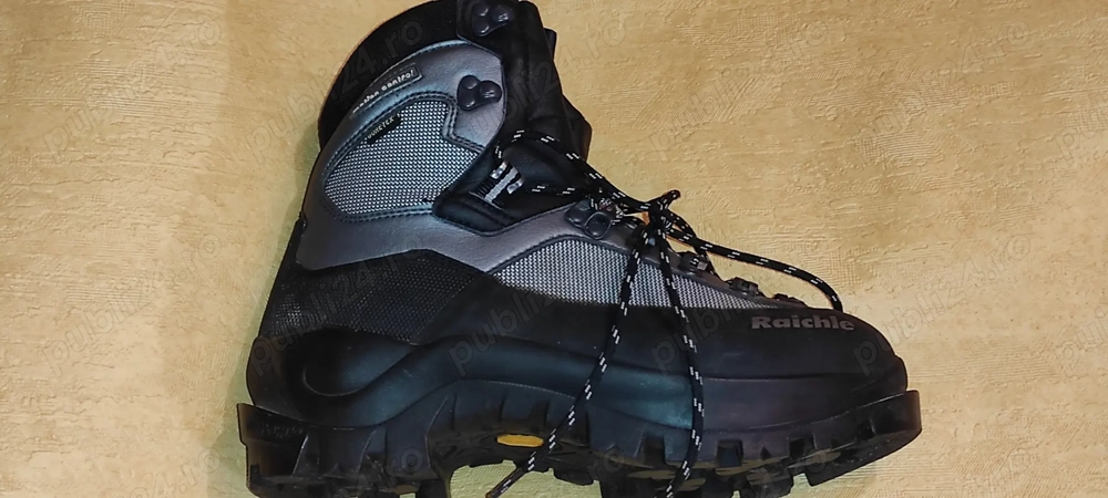 bocanci tehnici de iarna - prindere rapida pt. coltari membrana GORE - TEX RAICHLE