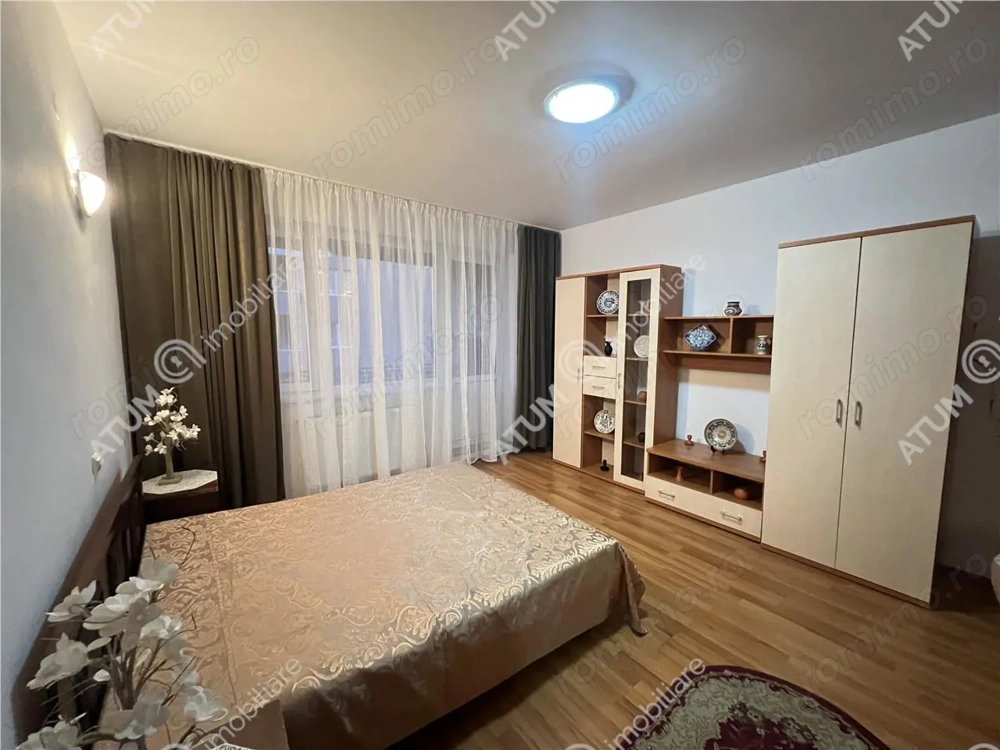 Apartament cu 2 camere la etaj 1 si loc de parcare zona Calea Dumbravi