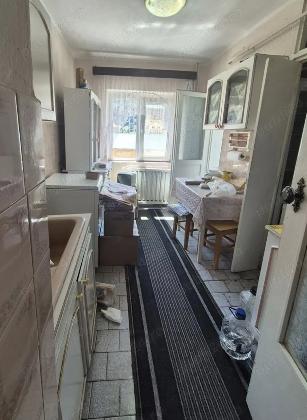 Vând ap.3 cam conf.1 decomandat.bloc de 4 etaje la etajul 3