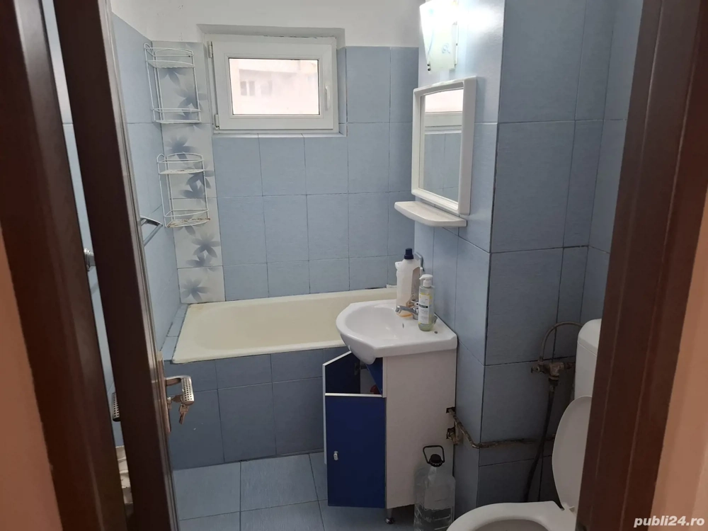 vand apartament 2 camere 