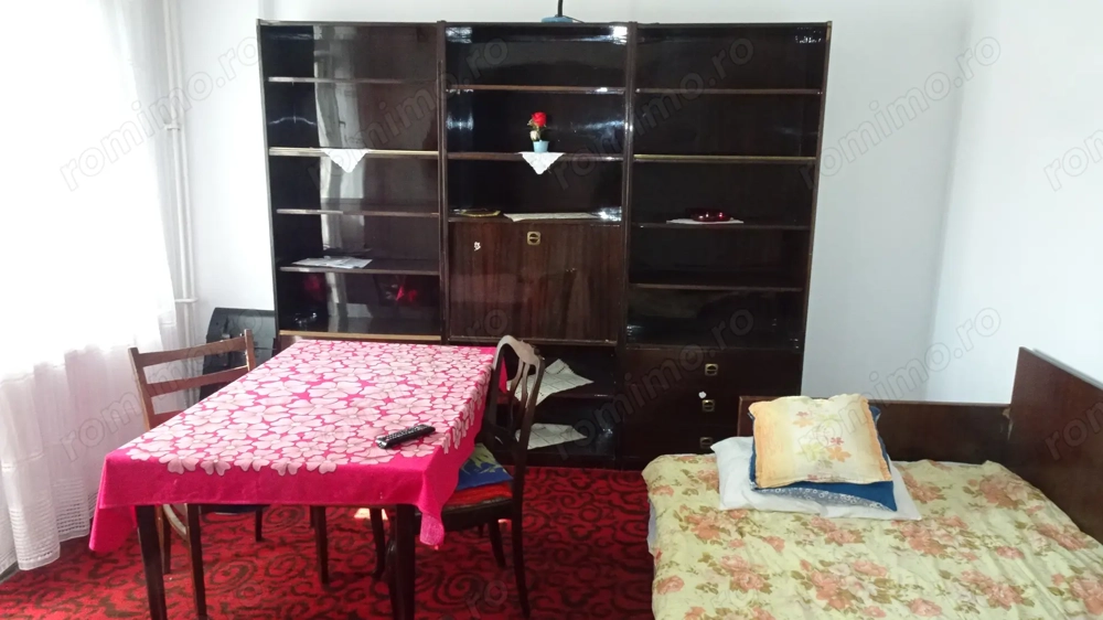 Inchiriez garsoniera in Deva, zona Bdl. Decebal (Ulpia), etaj 7, centrala termica, gresie, faianta, 