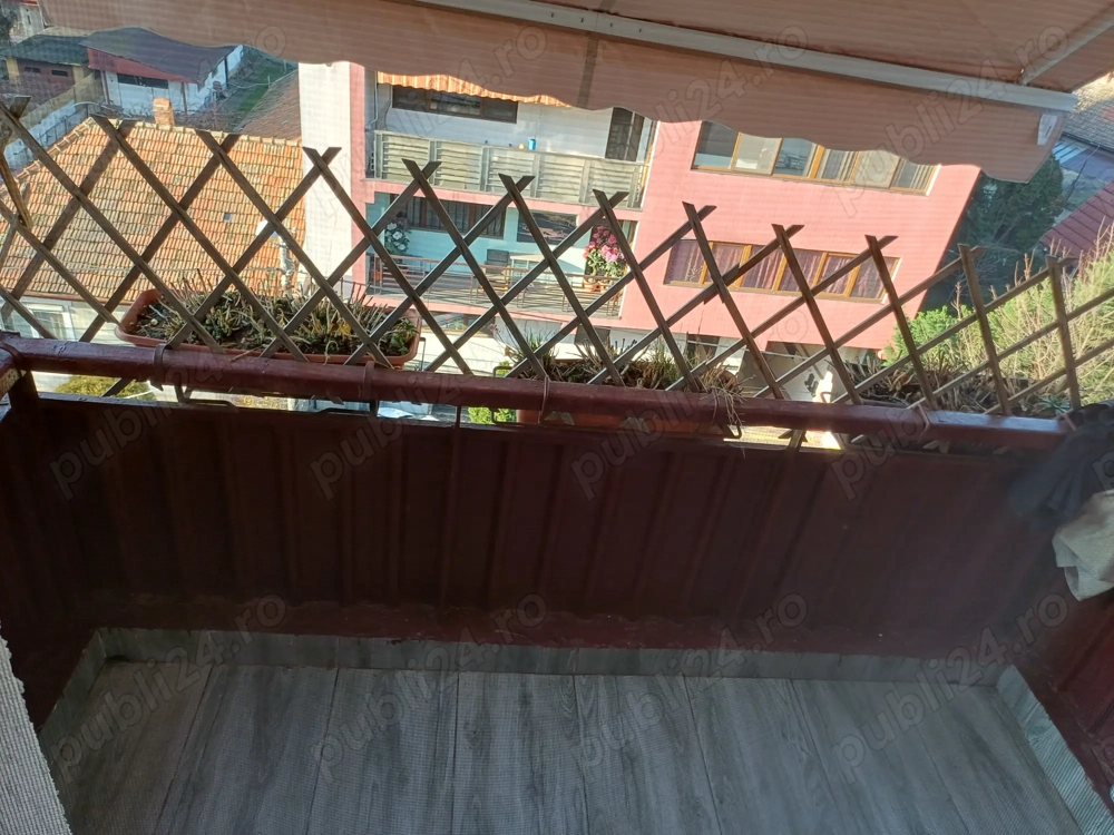 De Vînzare Apartament 3 Camere Confort 1 Decomandat 