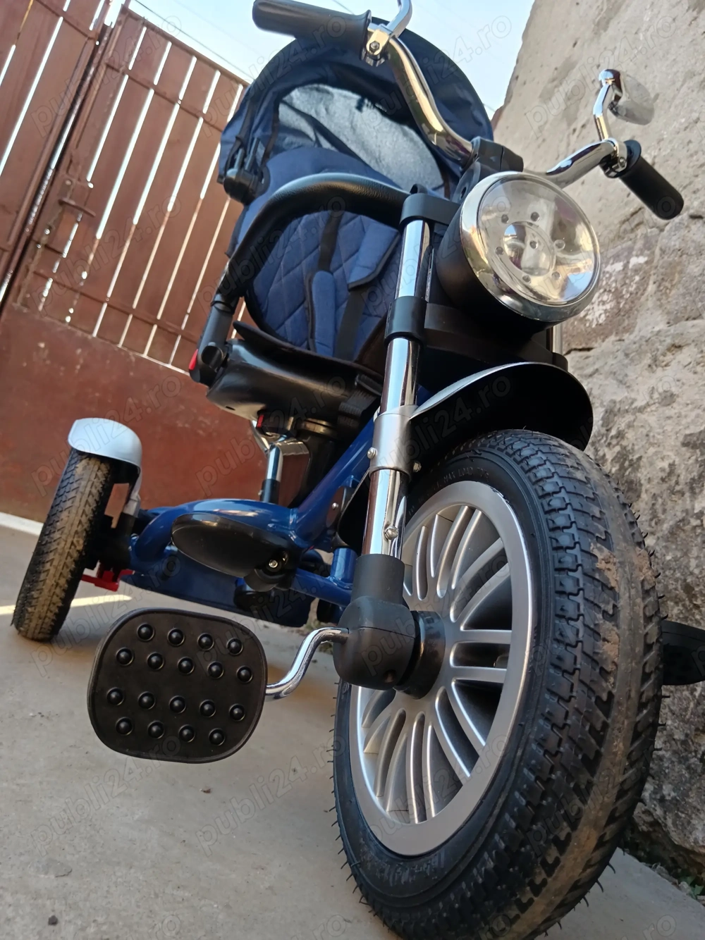 Vând tricicletă pentru copii