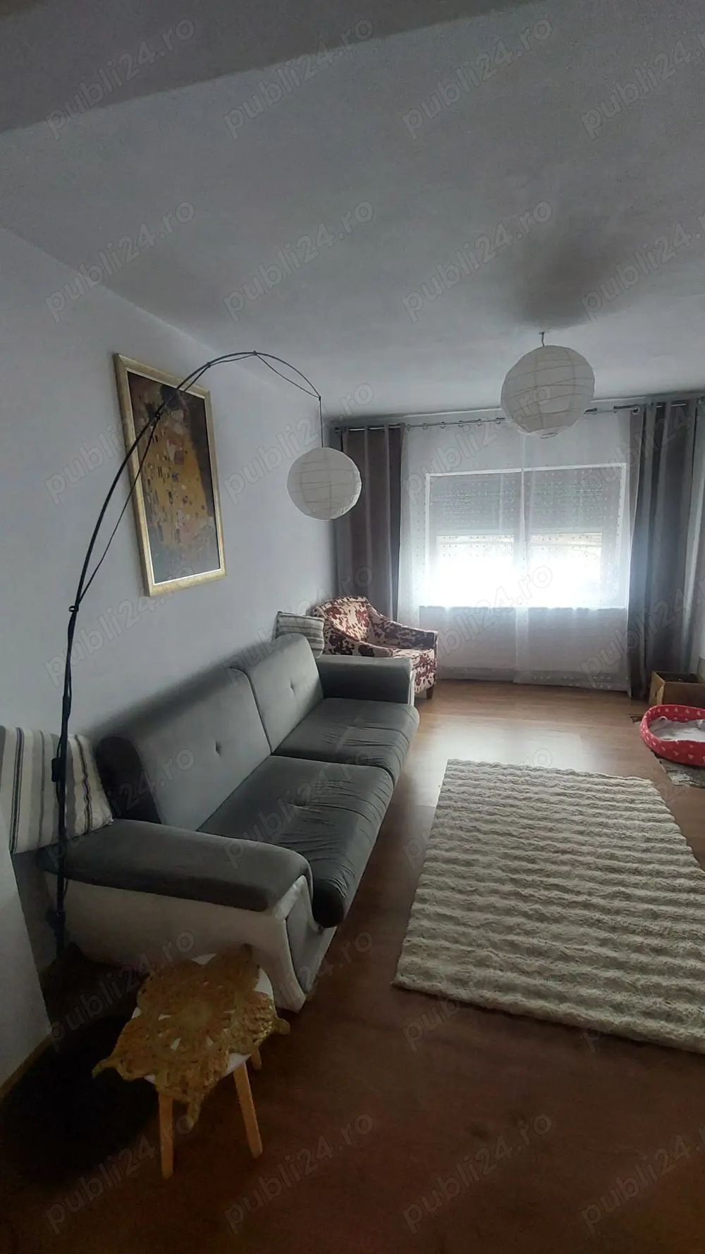 Apartament cu curte de vanzare