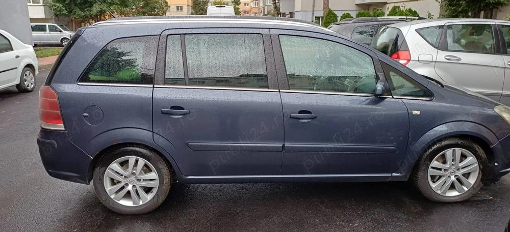 Opel zafira B7 locuri an 2008