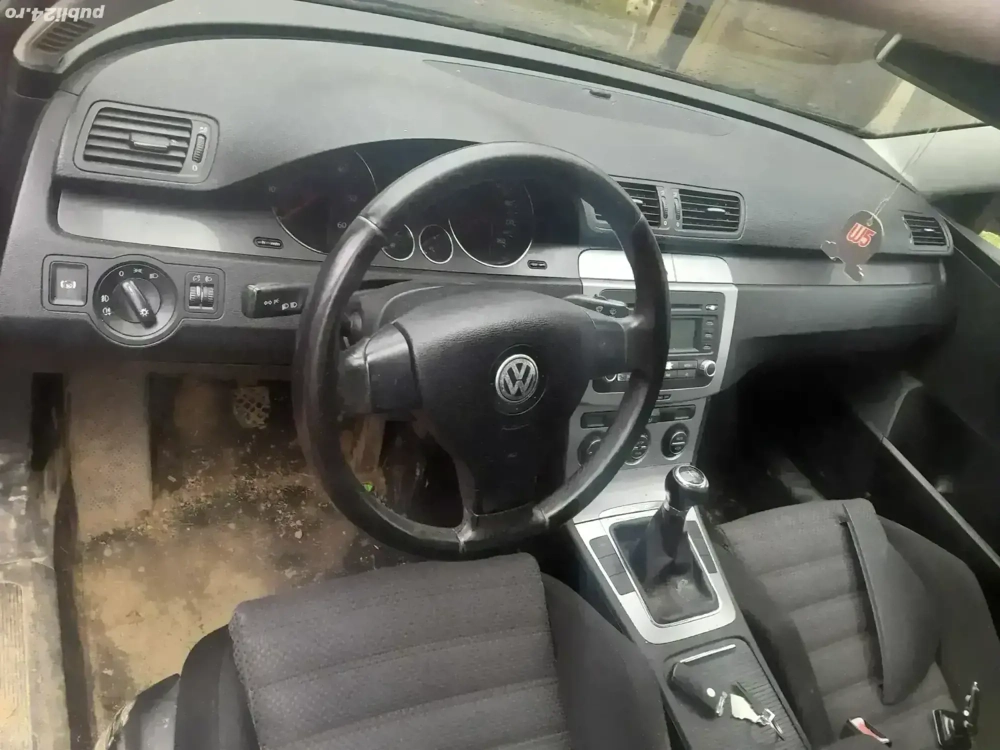 dezmembrez passat b6 intreg