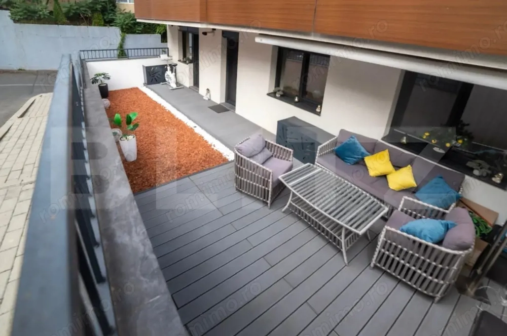 Apartament cu 3 camere, 60 mp cu terasa de 37 mp si parcare ,in zona Vivo