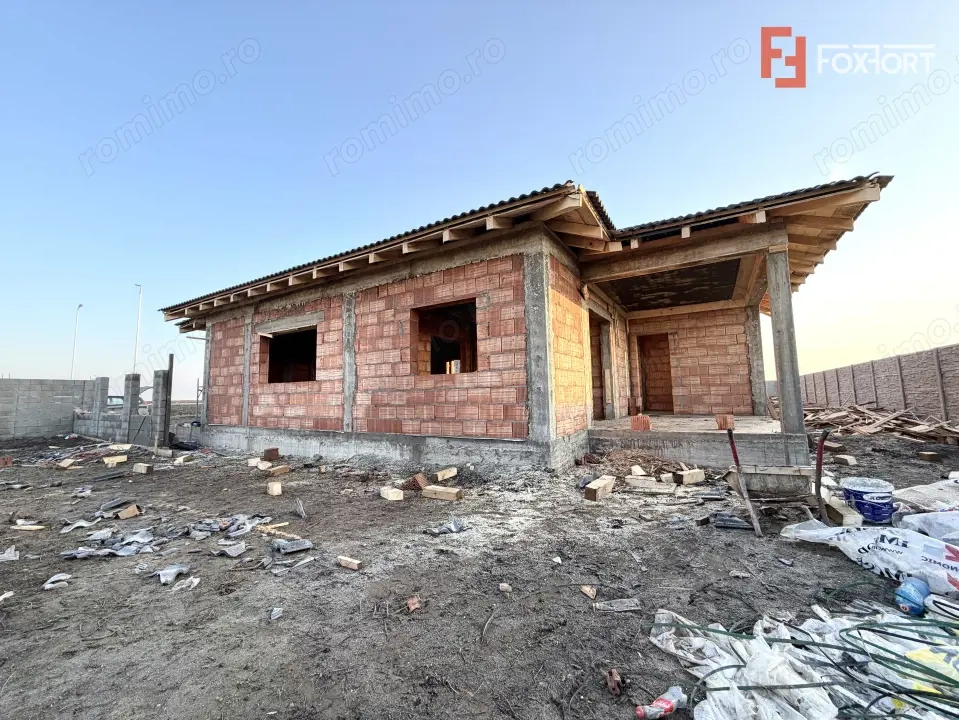 Casa individuala cu 3 camere pe parter, zona Sanandrei