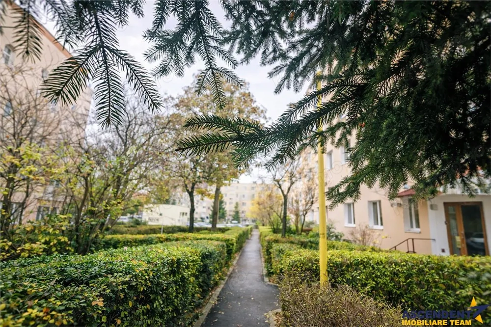 Cartierul Florilor, imobil renovabil, etaj intermediar, zona linistita, Brasov
