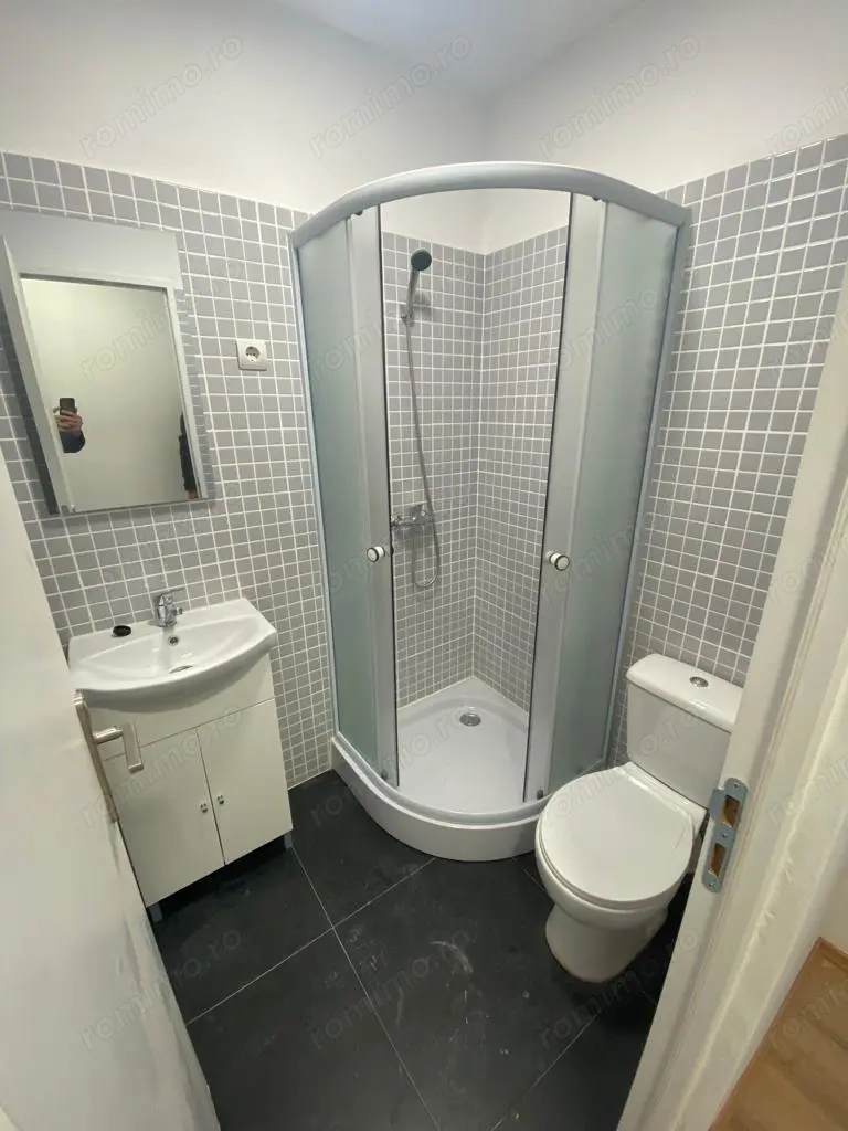 Inchiriez apartament 2 camere Dambovita