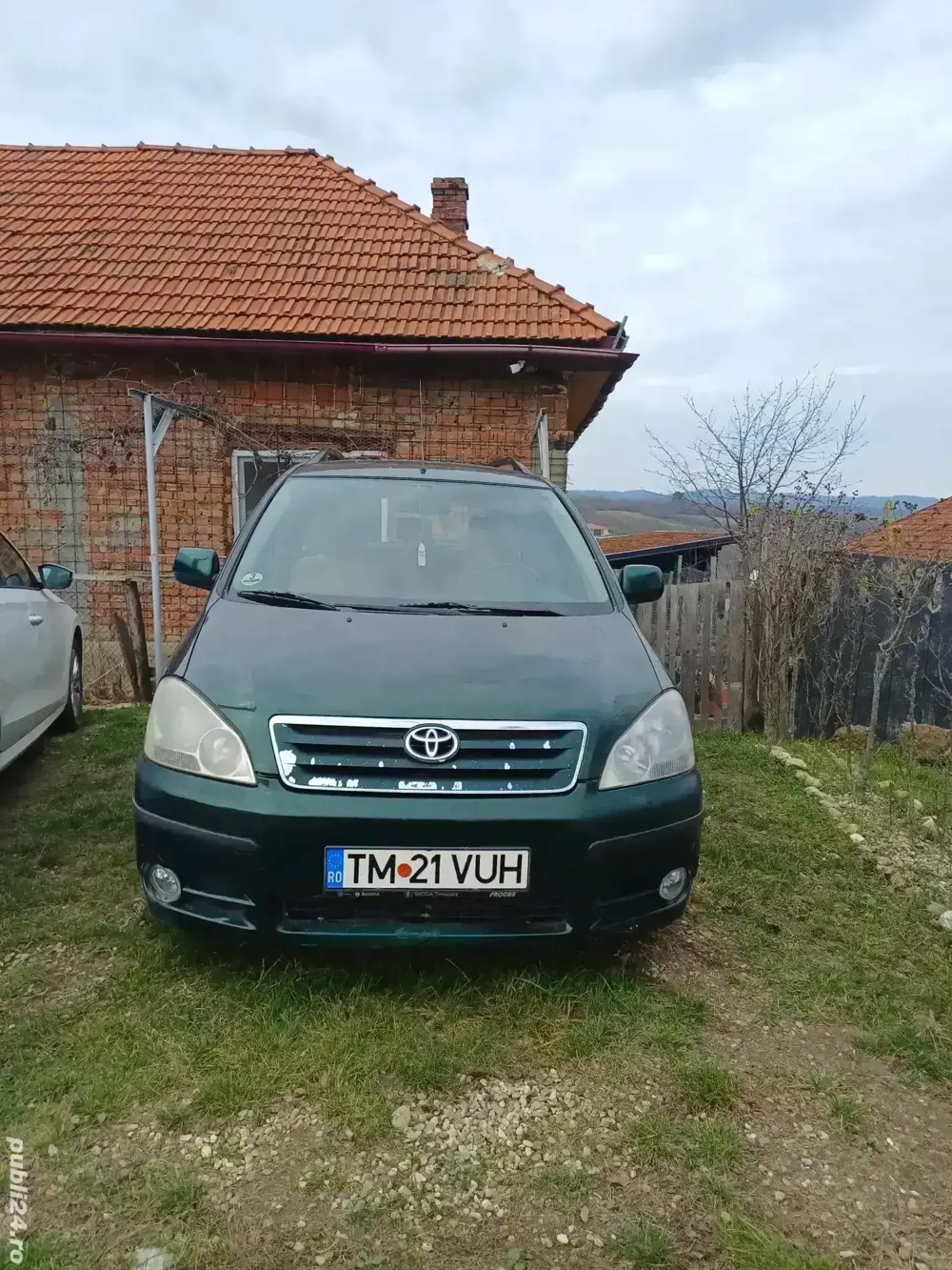 vand Toyota Avensis Verso cu 7 locuri