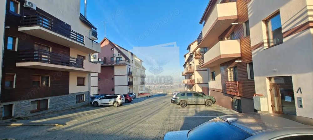 Apartament  4 camere 2 bai si loc parcare zona Valea Aurie