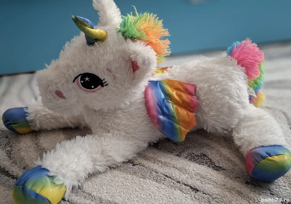 Vând doi unicorni de pluș identici
