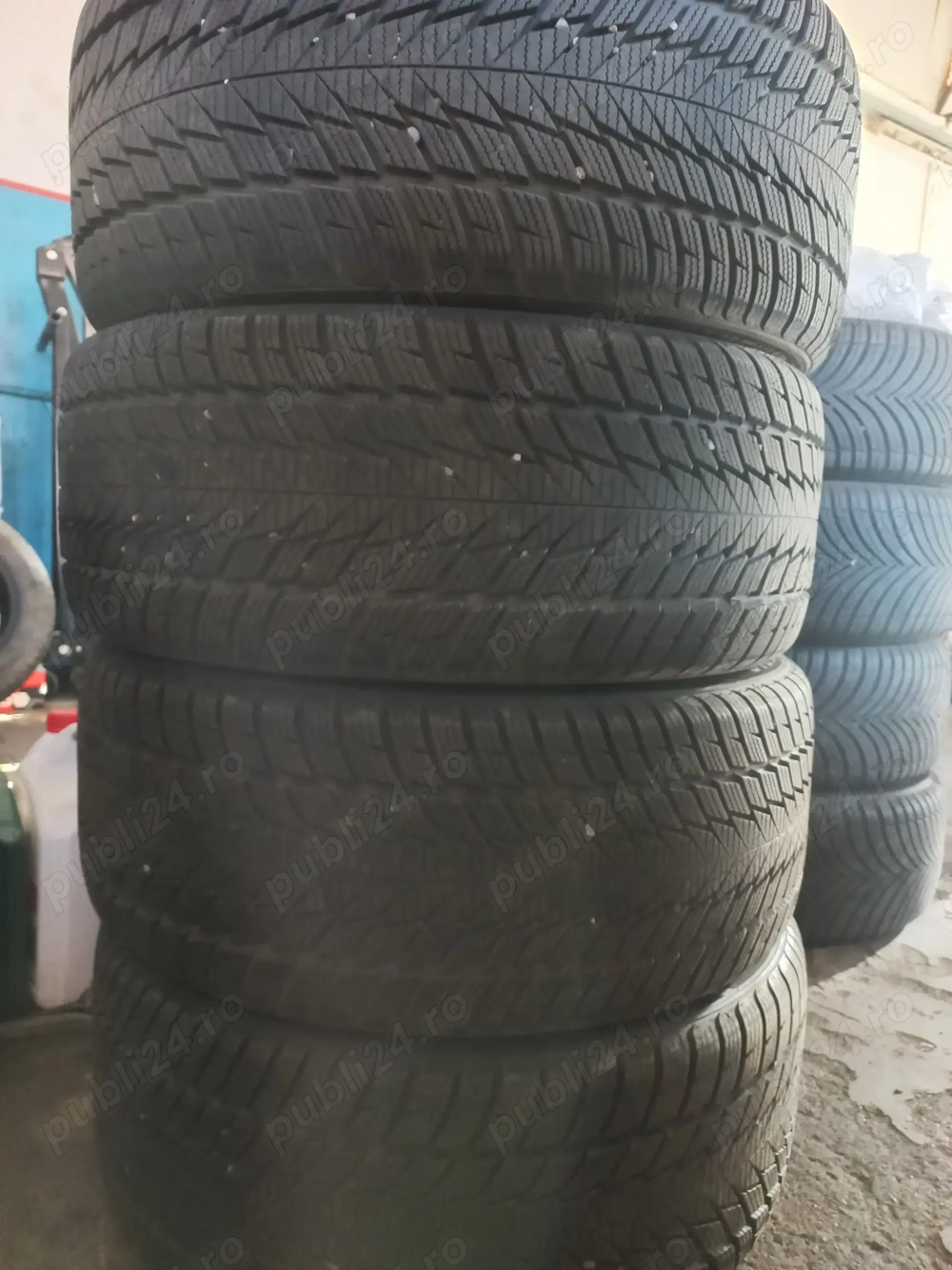 VAND cauciucuri în stare foarte bună 245 45 R18 