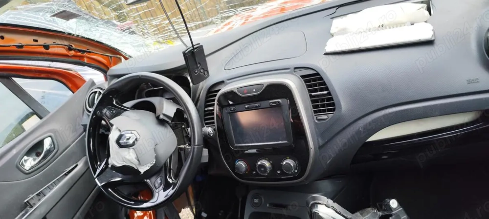 Dezmembrez / dezmembrari piese auto Renaut Captur an 2014 152.024km motor 0.9 TCe 90