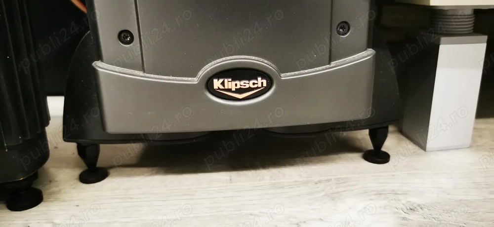 Vând pereche de boxe Klipsch RF-52, seria Reference IV, culoare negru