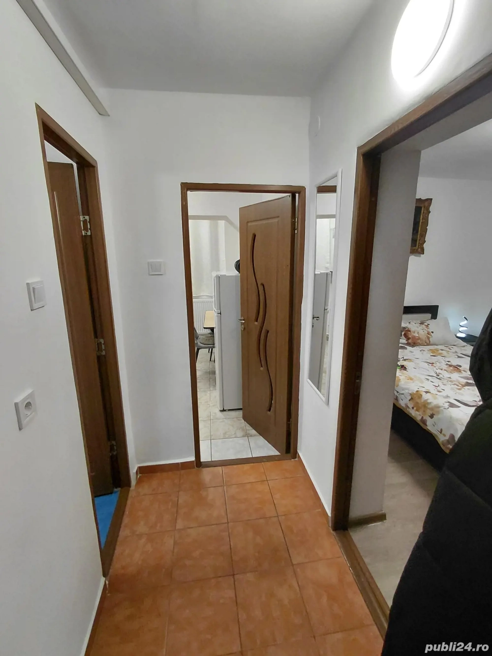 Vand Garsonieră la Parter zona Crang