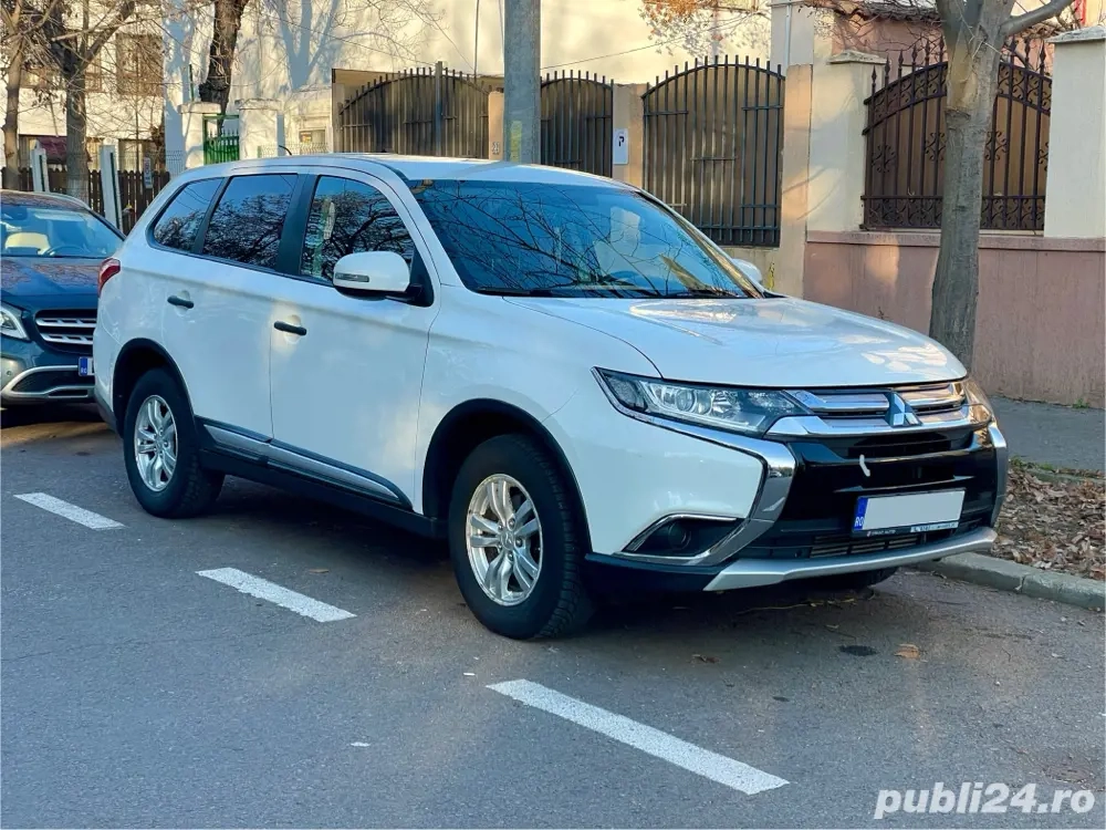 Mitsubishi Outlander 3 Intense 4WD | 2017 | 79.000 km | Euro 6