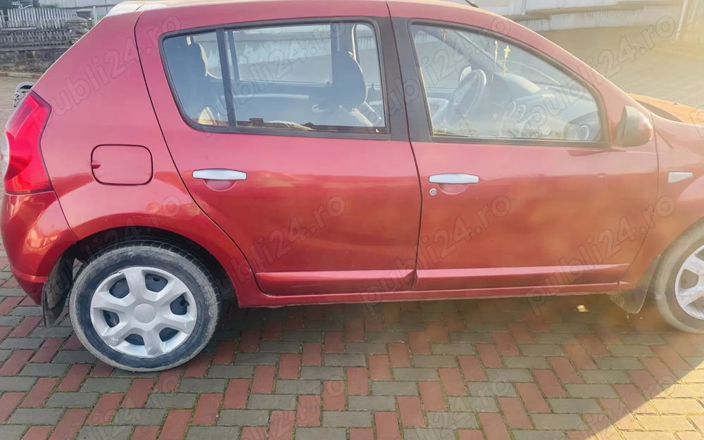 Vând Dacia Sandero 1,4 benzină .Proprietar 
