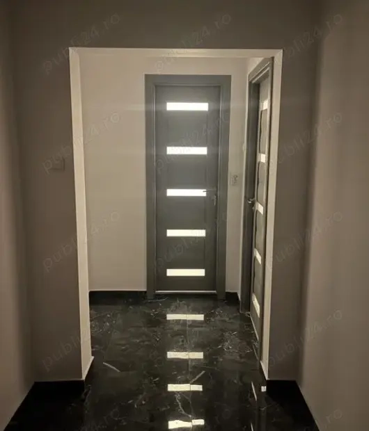 in Centru Chirie Ap 2 camere in bloc cu Asirom si BRD