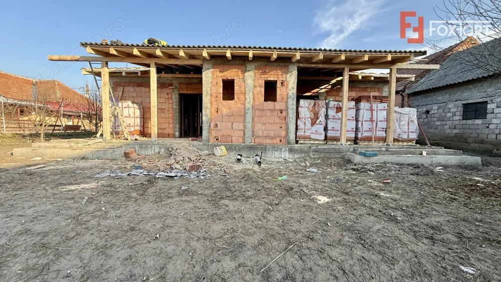 Duplex cu 3 camere si 2 bai pe parter, zona Albina