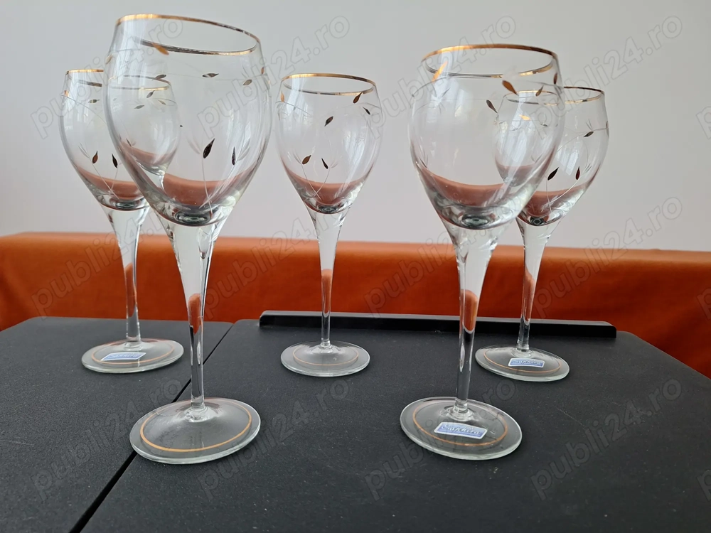 Pahare vechi pentru vin sampanie aurite, model deosebit