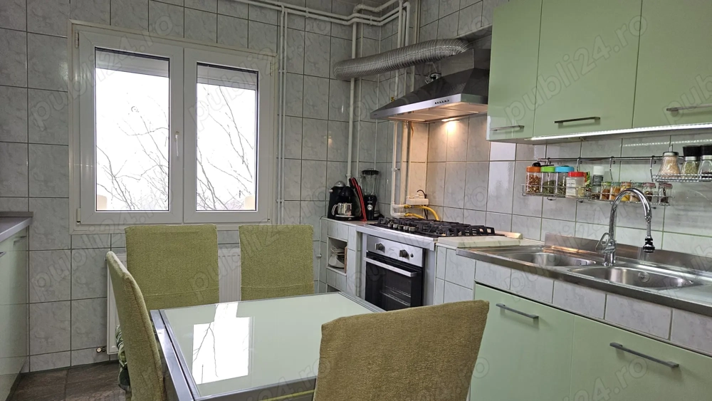 Vanzare apartament 3 camere decomandat, Vlad Tepes, 2 bai, 82 mp, et.5