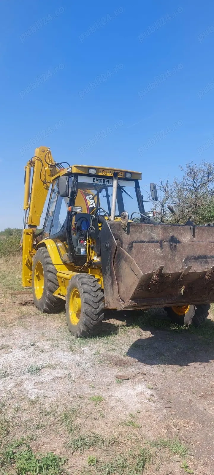 Vând buldoexcavator Caterpillar 428C